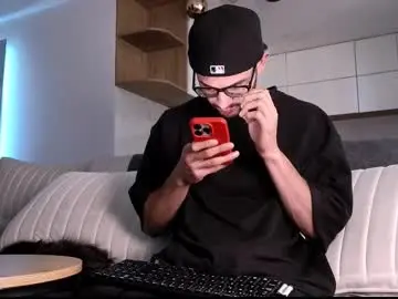 Chaturbate Watch Live Sex Cams of phantom_bigger1