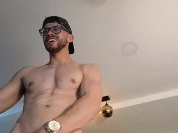 Chaturbate Live Sex of phantom_bigger1