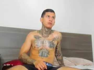 Chaturbate Live Sex Cam of andrew_sanders69