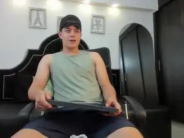 Chaturbate Watch Live Sex Cams of maxxicruz