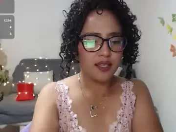 Chaturbate Watch Live Sex Cams of redvelvet_25