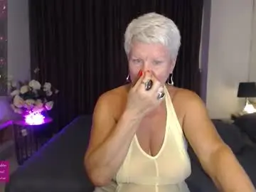 roxana_brooks from chaturbate