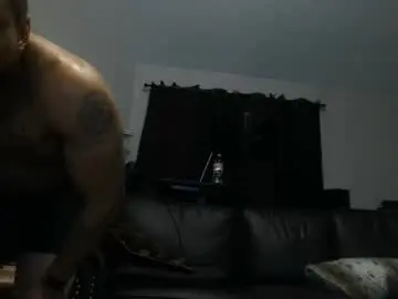 Chaturbate Live Sex Cam of thomasgwhitecft