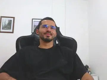 Chaturbate Free Porn Cam of alejandroo_7