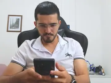 Chaturbate Best live sex cam show of alejandroo_7