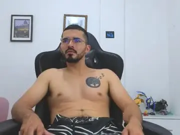 Chaturbate Nude Webcam of alejandroo_7