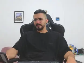 Chaturbate Live Sex of alejandroo_7
