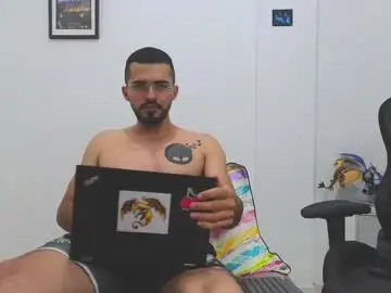 Chaturbate Live Sex of alejandroo_7