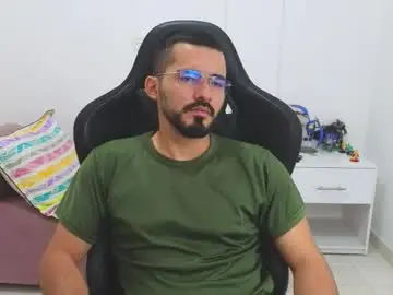 Chaturbate Live Sex of alejandroo_7