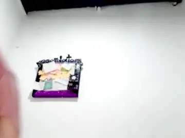 Chaturbate Adult Video Chat of petiteivoryqueen