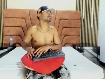 Chaturbate Live Sex of ronald_parker1
