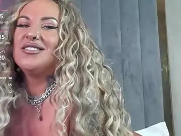 Chaturbate Live Sex Cam of sierra_quinn