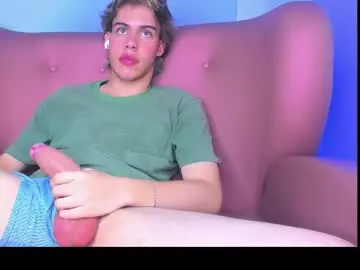 Chaturbate Live Porn of lucian_greyy