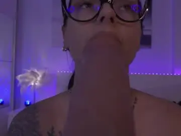 Chaturbate Free Porn Cam of magyc_bri