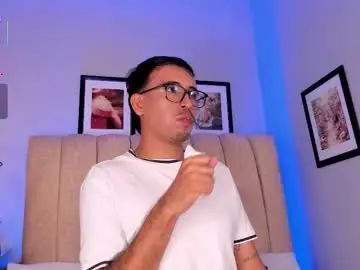 mr_aronnn from chaturbate