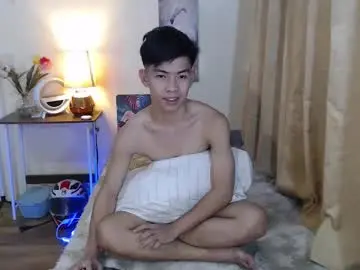 Chaturbate Free Porn Cam of clyde_twinkx