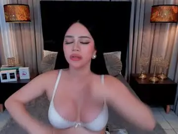 Chaturbate Adult Webcam of hennessygoddess69