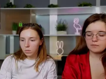 Chaturbate Live Sex Cam of stella_flower