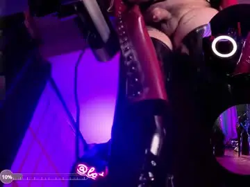 Chaturbate Adult Video Chat of latexrubydoll