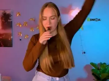 naya_dream from chaturbate