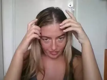 rubyredxxxoxxx from chaturbate