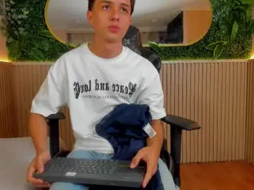 Chaturbate Live Sex Cam of ethanlowell