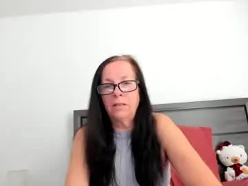 verysassypeachgoddess from chaturbate