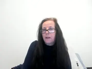 verysassypeachgoddess from chaturbate