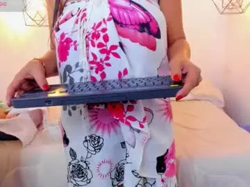 Chaturbate Best live sex cam show of georgia1_