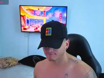 Chaturbate Live Sex Cam of mikke_love