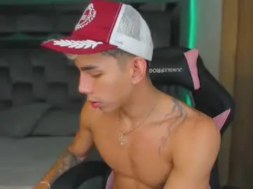 Chaturbate Live Porn of andrew_twink18