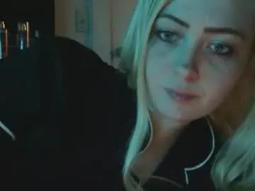 Chaturbate Live Sex Cam of haileyakuma69