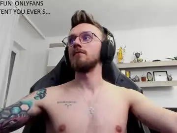 Chaturbate Free Porn Cam of alphaboyfun