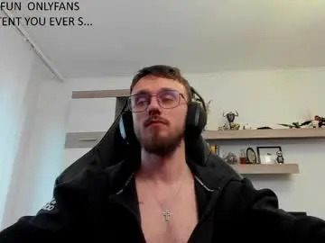 Chaturbate Free Porn Cam of alphaboyfun