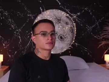 Chaturbate Best live sex cam show of liamdeep_