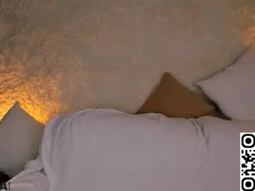 Chaturbate Live Sex Cam of michelle_blond