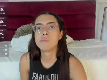 Chaturbate Best live sex cam show of sarasaenz_99