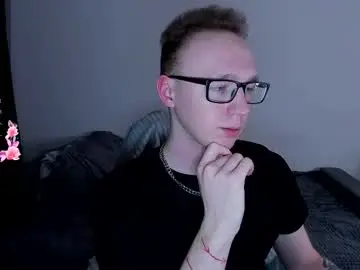 Chaturbate Live Sex Cam of alex_silent