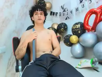 Chaturbate Live Sex of mikey_banji