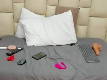 Chaturbate Live Sex Cam of skinnygirl_28