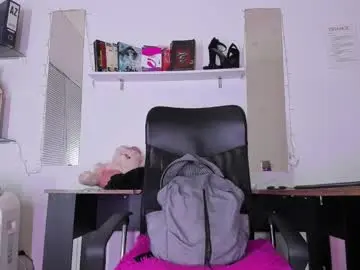 Chaturbate Live Sex Cam of miautena