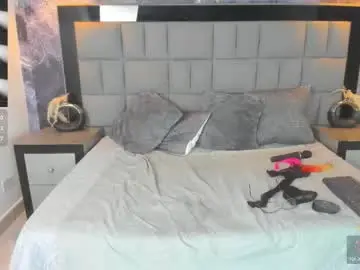 Chaturbate Free Porn Cam of your_lady_milf