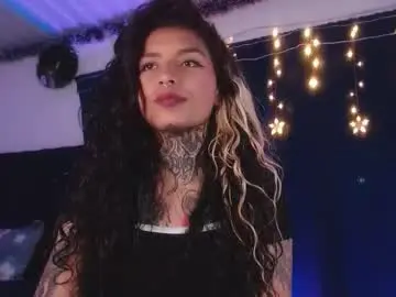 Chaturbate Live Porn of ema_ploxx