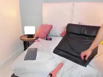 latinamilf_ from chaturbate