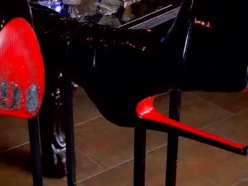 Chaturbate Live Sex Cam of vanessamorningstar1