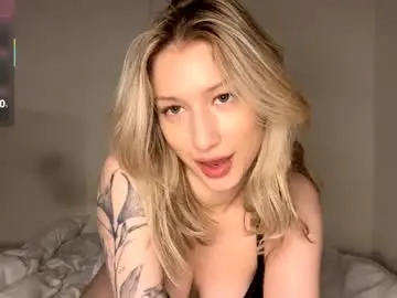 Chaturbate Live Sex Cam of zenaidazeran