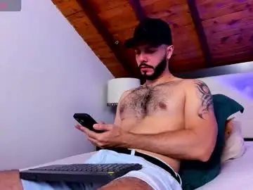Chaturbate Live Porn of tom_bailey_