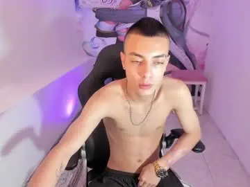 Chaturbate Live Sex Cam of dereck_boy8