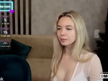 Chaturbate Best live sex cam show of holl1would