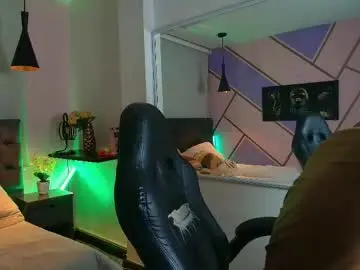 Chaturbate Live Sex Cam of kai_santos_